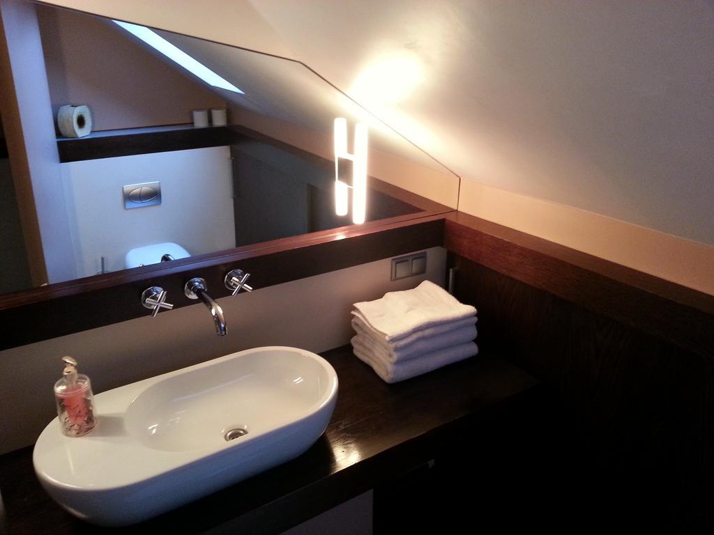 Krakow Jacuzzi Apartment Oda fotoğraf